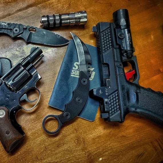 krátke zbrane - pištole a revolvery